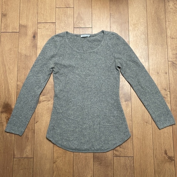 InCashmere women’s sweater M longsleeve round neck gray cashmere top pullover - Picture 1 of 11